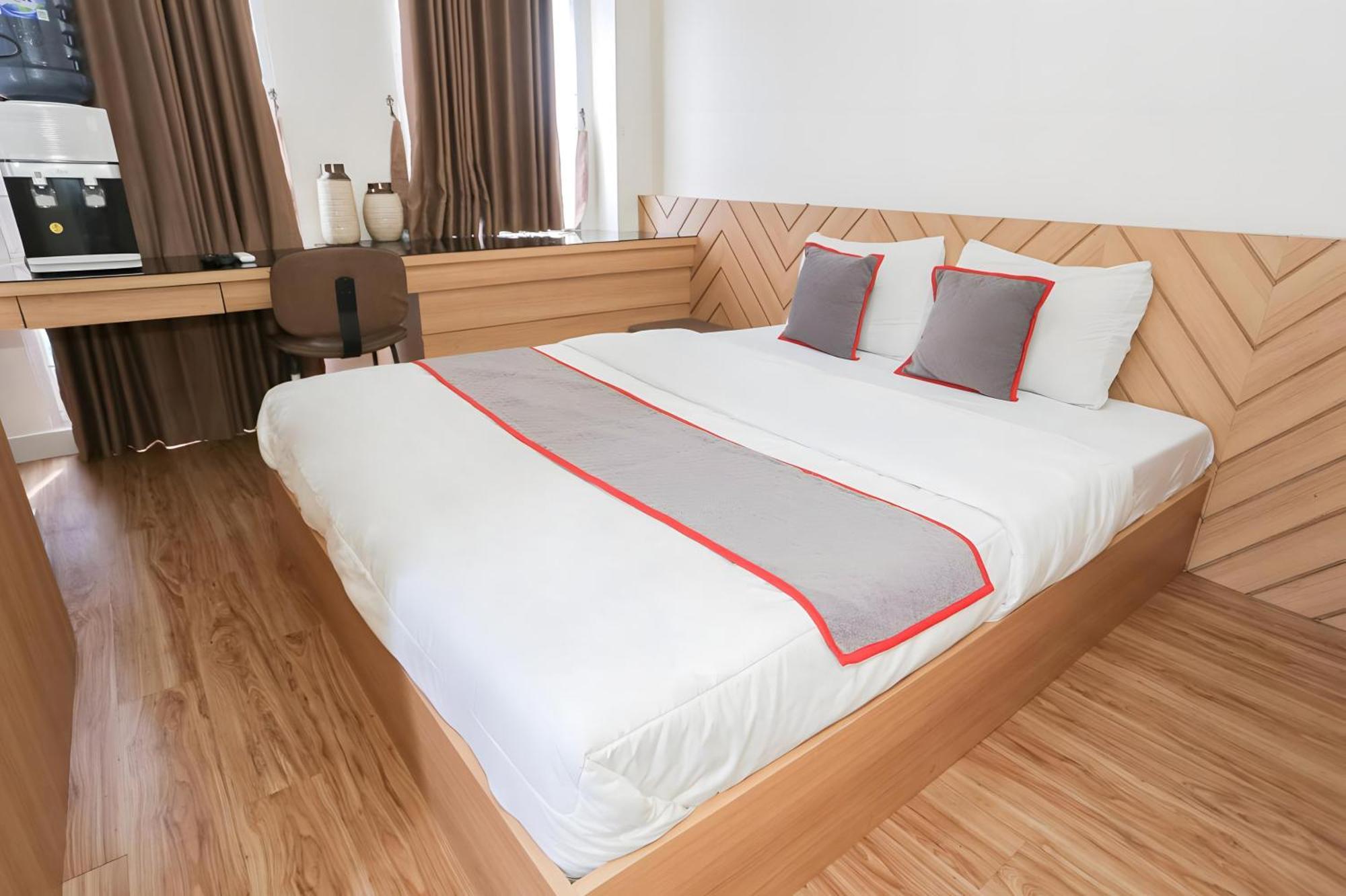 Capital O Urbano Hotel Bekasi Exterior photo