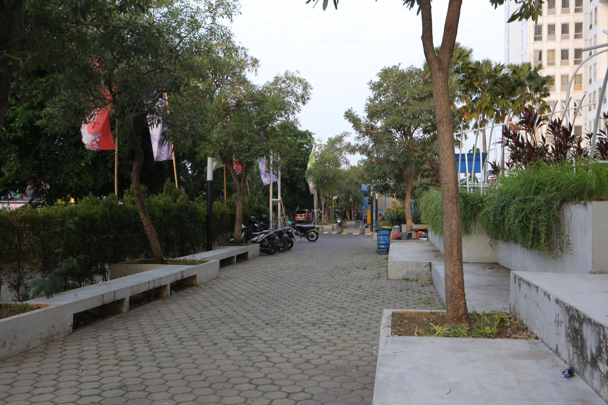 Capital O Urbano Hotel Bekasi Exterior photo