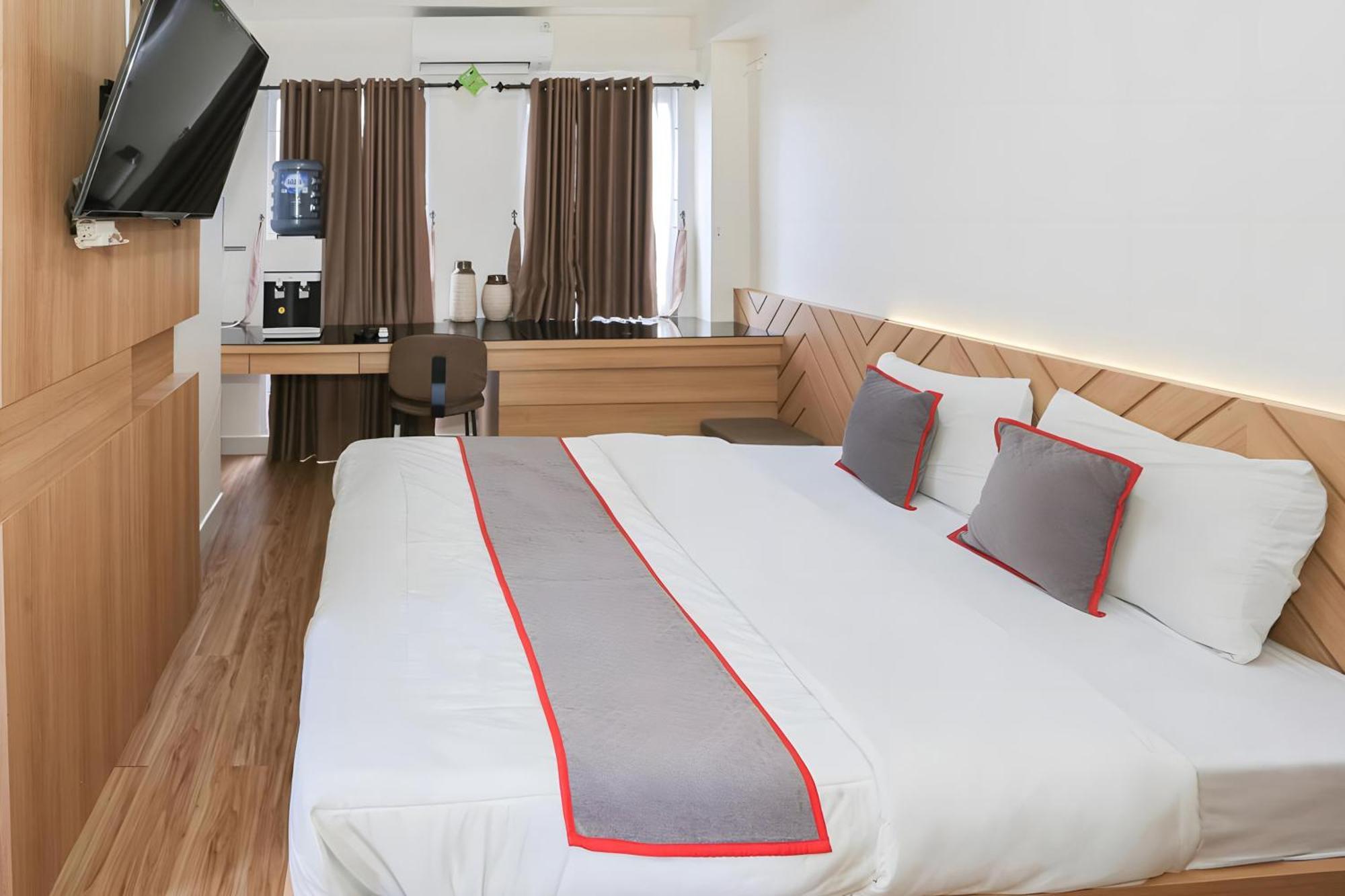 Capital O Urbano Hotel Bekasi Exterior photo